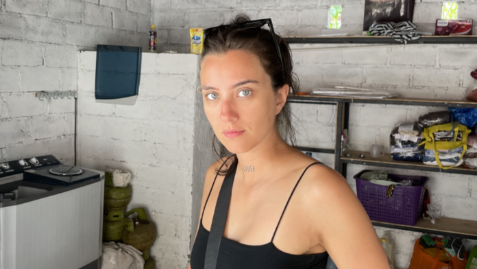 Isabella cepa political asylum